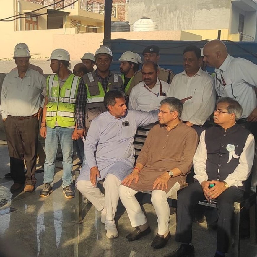 रेल मंत्री अश्विनी वैष्णव ने गुरुग्राम स्टेशन का लिया जायजा:नए डिजाइन, यात्री सुविधाओं को जाना, अफसरों को समय से काम पूरा करने के निर्देश