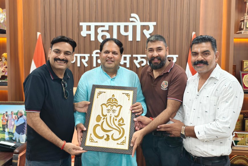 बंद कट खुलवाने पर व्यापार मंडल ने महापौर को किया सम्मानित