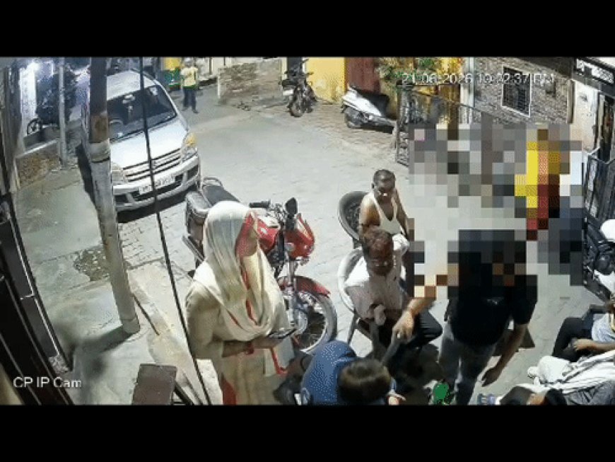 बेटी से छेड़खानी करने पर पिता ने तमंचा लगाया, VIDEO:कानपुर में नाबालिग के पिता से बोला- अगली बार किया तो खोपड़ी में छेद कर दूंगा...
