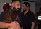 धुरंधर फेम सिंगर मंगेतर को गले लगाकर रो पड़ीं:टीम की लड़कियों ने संभाला; कॉन्सर्ट से पहले का VIDEO सामने आया