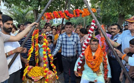 भूरारानी - शांति बिहार -छतरपुर 5 किलोमीटर मार्ग हेतु 2.47 करोड़ धनराशि स्वीकृत होने पर शांति बिहार व आस पास के क्षेत्रों मे विधायक शिव अरोरा का हुआ जोरदार स्वागत, डिवाइन कॉलोनी मे लोगो ने विधायक को लड्डूओ मे तोला*