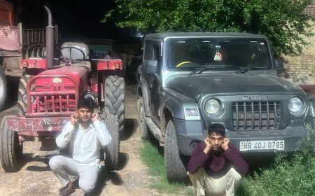 नूंह में बीच सड़क स्टंट करने वाले दोनों युवक गिरफ्तार:पुलिस ने थार-ट्रैक्टर भी जब्त किए; दोनों वाहनों की पावर आजमा रहे थे