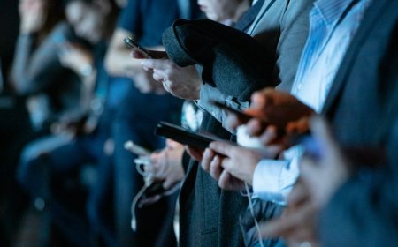 Smartphone Prices में भारी उछाल से Budget Phone बाजार पस्त, चीनी कंपनियों की Market Share 2020 के निचले स्तर पर