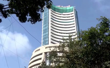 शेयर बाजार में हाहाकार! Sensex 700 से अधिक अंक टूटा, Nifty 24,000 के नीचे फिसला; जानिए गिरावट के 3 मुख्य कारण