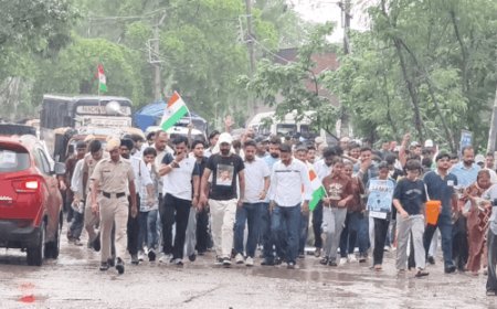पिंजौर में छात्रों के समर्थन में युवाओं का रोष मार्च:जंतर-मंतर घटना का विरोध; निष्पक्ष जांच-दोषियों पर कार्रवाई की मांग