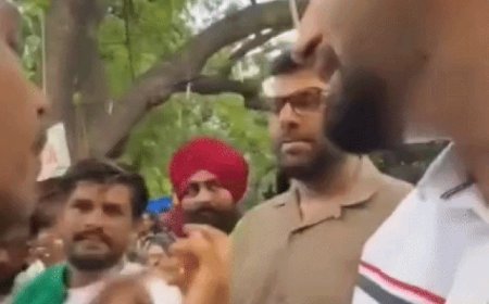 जंतर-मंतर पर दिग्विजय चौटाला का विरोध,VIDEO:युवक बोला- हरियाणा में बगावत करते तो ये हाल नहीं होता; इनसो अध्यक्ष पकड़कर दूर ले गए