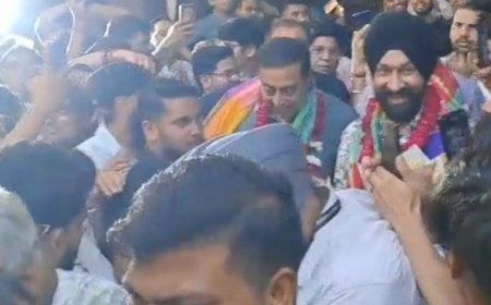 बुलंदशहर पहुंचे विंदु दारा सिंह:बोले- व्यापार और आतंकवाद साथ नहीं चल सकते, पेपर लीक रोकने के लिए परीक्षाएं हों ऑनलाइन