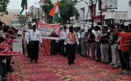'नई पीढ़ी सैनिकों के बलिदान को हमेशा याद रखे':विजय दिवस पर निकली शौर्य यात्रा, वीर जवानों को दी श्रद्धांजलि