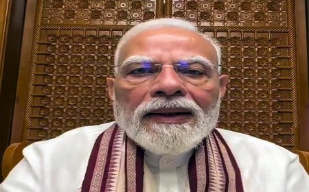 छात्र आंदोलन: प्रधानमंत्री के सेल्फी वीडियो संवाद के नीतिगत व सियासी मायने