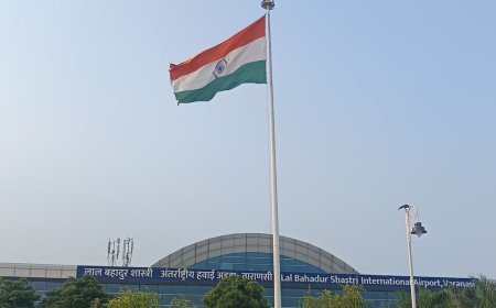मुंबई-वाराणसी फ्लाइट में यात्री हुआ बीमार:बाबतपुर एयरपोर्ट पर हुई इमरजेंसी लैंडिंग, समय पर इलाज मिलने से बची जान