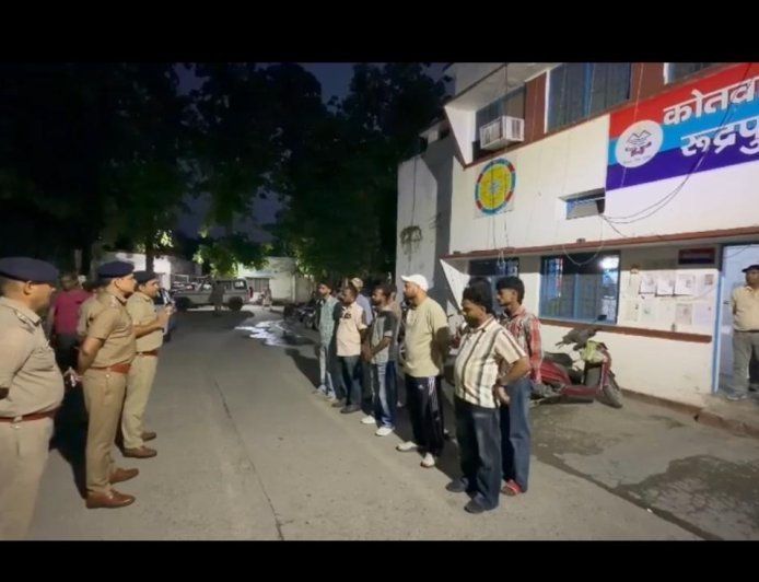 एसएसपी अजय गणपति के निर्देशन में पुलिस की बड़ी कार्रवाई; 12 अपराधी प्रवृत्ति के युवकों को कोतवाली बुलाकर दी गई सख्त चेतावनी