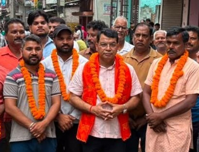 रमपुरा के तीन वार्डो से होकर जाने वाली महत्वपूर्ण मार्ग कटोरी मन्दिर से चंद्रपाल किरना तक जाने वाली जर्जर सड़क का विधायक शिव अरोरा ने मौके पर खड़े होकर शुरू करवाया निर्माण कार्य*