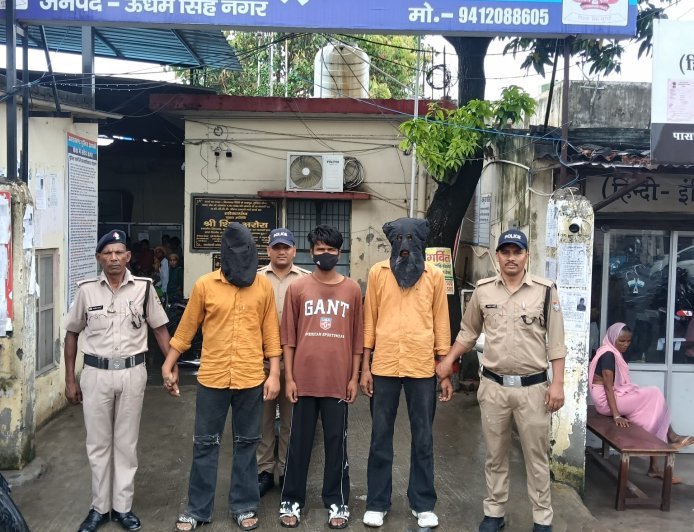 एसएसपी अजय गणपति का अपराधियों के विरुद्ध सख्त रुख — वाहन चोर गिरोह का हुआ भंडाफोड़ ,चोरी की मोटरसाइकिल सहित 03 आरोपी गिरफ्तार