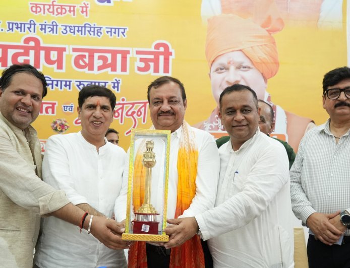 पंजाबी महासभा ने किया प्रभारी मंत्री प्रदीप बत्रा का नागरिक अभिनंदऩ • समाज की वर्षों पुरानी मांग पूरी होने पर जताया आभार