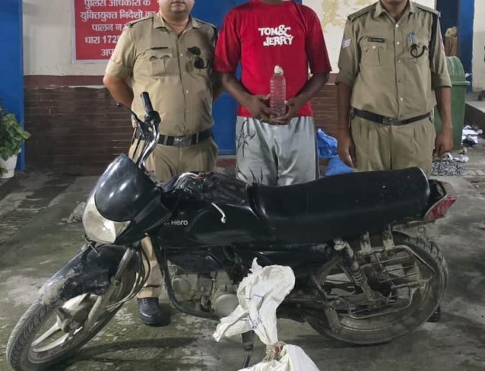 कोतवाली किच्छा, 38 पाउच अवैध कच्ची शराब (लगभग 19 लीटर) के साथ एक अभियुक्त गिरफ्तार