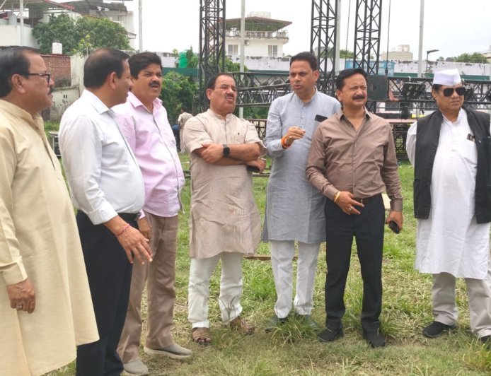 कांग्रेस अध्यक्ष गणेश गोदियाल  बन्नू स्कूल मैदान पहुंचे तैयारी का जायजा लिया