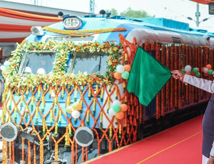 भारतीय रेलवे में नई हाइड्रोजन क्रांति, प्रधानमंत्री ने कई रेलवे स्टेशनों का भी दिया उपहार
