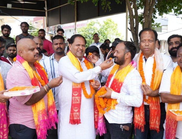 महापौर विकास शर्मा ने नामित पार्षदों का किया स्वागत