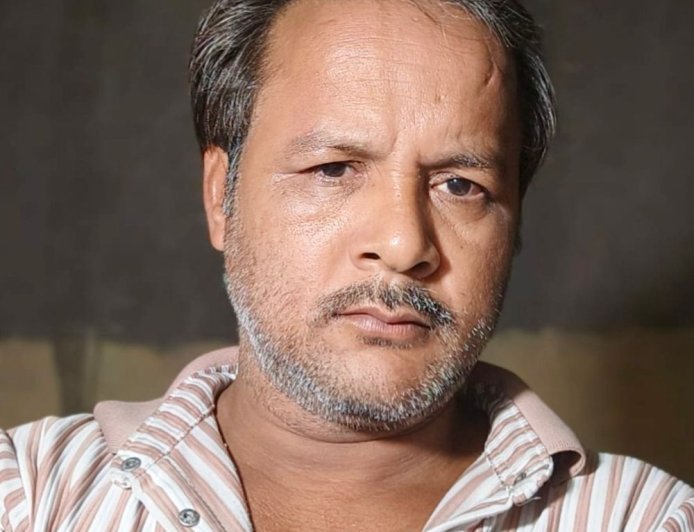 हाईटेंशन लाइन की चपेट में आने से युवक की मौत:औरैया के बिधूना में छत पर टहलते समय हुआ हादसा, स्थानीय निवासियों में गहरा आक्रोश