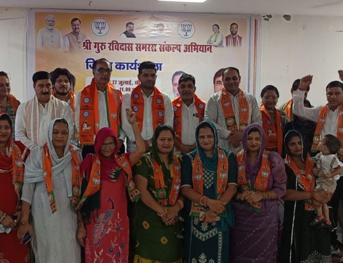 रोहतक में बढ़ा भाजपा का कुनबा:युवाओं और महिलाओं ने ग्रहण की सदस्यता, नए कार्यकर्ताओं का हुआ स्वागत