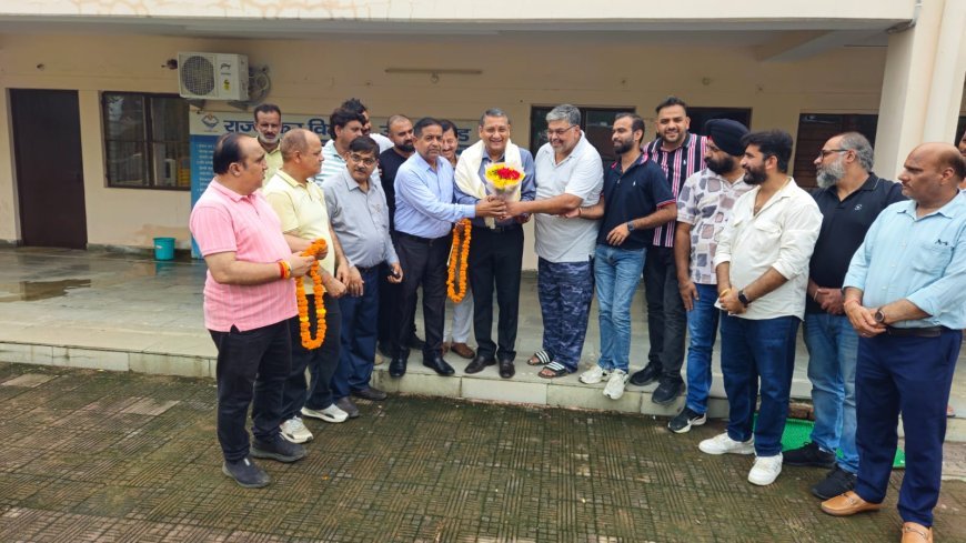 रुद्रपुर से स्थानांतरण पर राज्य कर उपायुक्त विनय ओझा को व्यापारियों ने दी भावभीनी विदाई