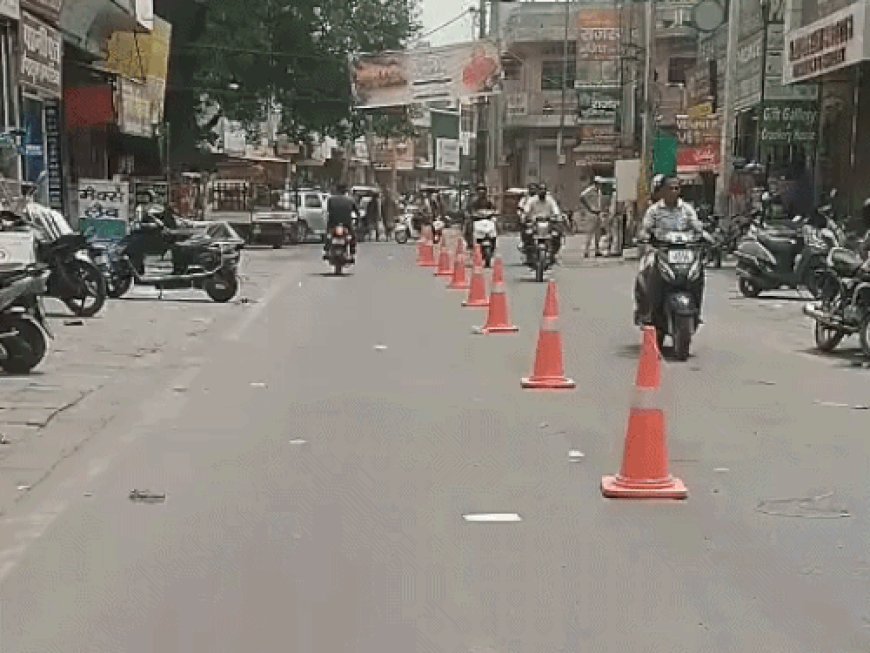 फतेहाबाद के बाजारों में होगा वन-वे ट्रैफिक सिस्टम:हंस मार्केट से जवाहर चौक तक रखवाए गए ट्रैफिक कोन, पुलिस करेगी निगरानी