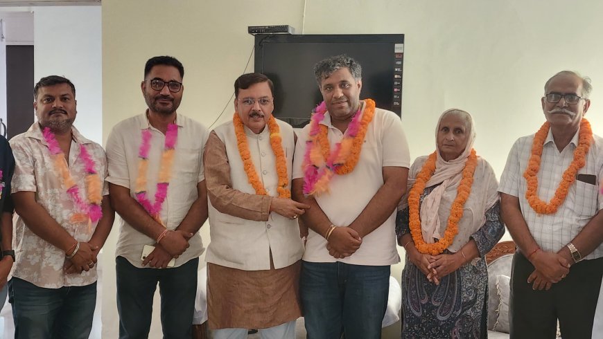 पूर्व विधायक राजेश शुक्ला के प्रयास रंग लाए, स्वर्णजीत कौर ने साहिल अरोरा को दिया समर्थन
