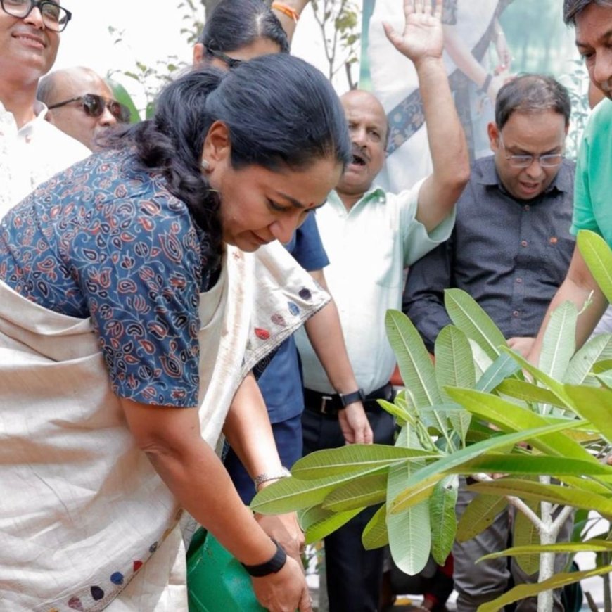 दिल्ली सरकार का लक्ष्य 70 लाख पौधे:जनभागीदारी से बनेगी हरित राजधानी, सीएम बोलीं- हर दिल्लीवासी लगाए एक पौधा