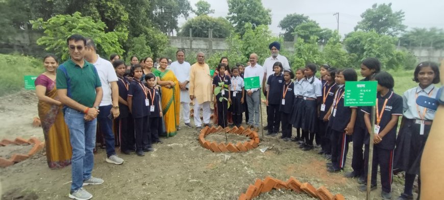 हरेला पर्व पर नवग्रह वाटिका में हुआ वृक्षारोपण, हरित उत्तराखंड का लिया संकल्प