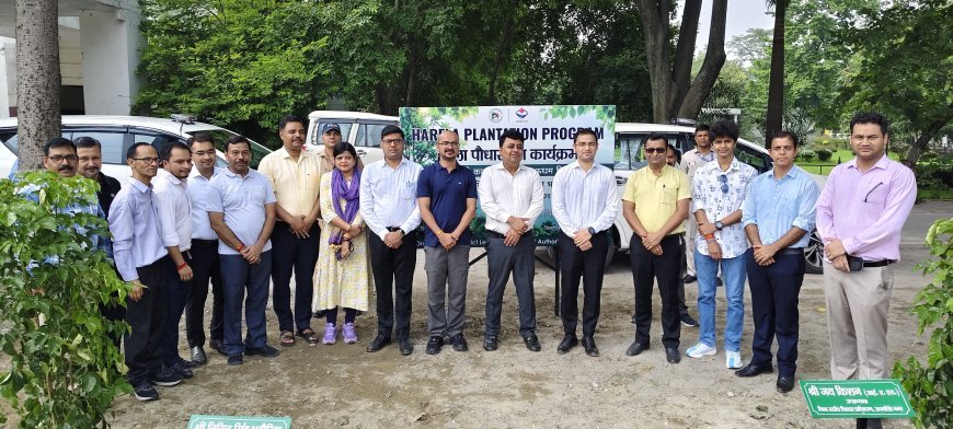 हरेला पर्व पर जिलाधिकारी नितिन सिंह भदौरिया ने किया वृक्षारोपण, पर्यावरण संरक्षण का दिया संदेश*