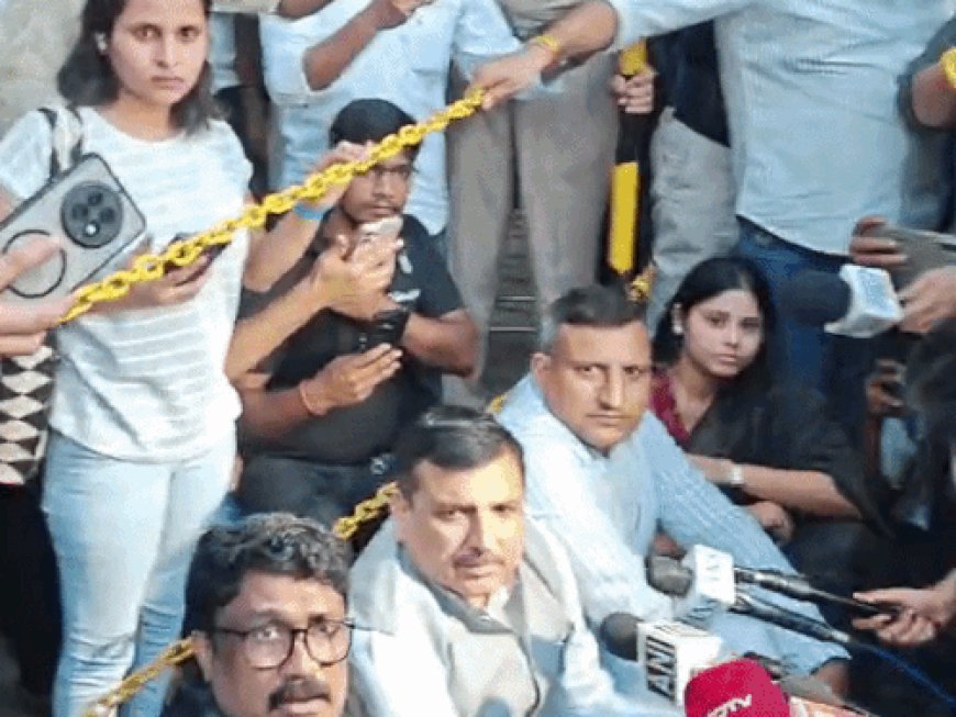 गुरुग्राम-वांगचुक से मिलने पहुंचे 15 सांसदों को पुलिस ने रोका:धरने पर बैठे, मेडिकल टीम से हेल्थ अपडेट लेकर लौटे; सोनम ने अनशन तोड़ने की शर्त बताई