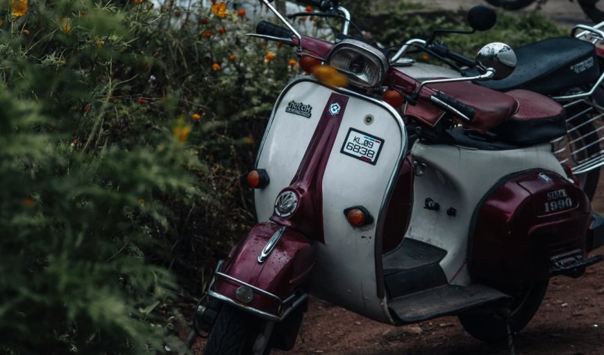बजाज ऑटो की पहली Electric Motorcycle पहले Foreign Market में होगी लॉन्च, Chetak EV का प्रोडक्शन भी बढ़ाएगी कंपनी