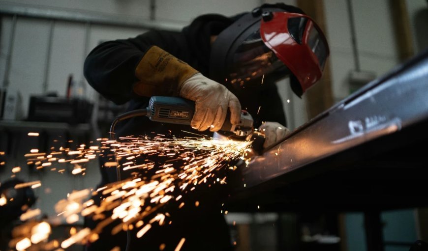 Mobile Manufacturing का हब बना भारत, 99% मोबाइल अब 'Made in India', 12 साल में उत्पादन 7 गुना बढ़ा