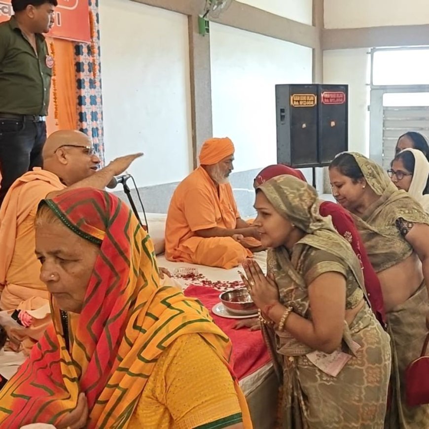 उकलाना में मनाया गया गुरु पूजा महोत्सव:कई जिलों से पहुंचे श्रद्धालु, स्वामी सत्यानंद बोले- गुरु मंत्र का नियमित जाप पारसमणि के समान