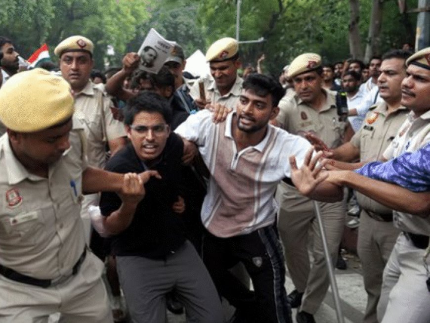 संसद मार्च में पुलिस एक्शन के खिलाफ सुनवाई कल:सुप्रीम कोर्ट में 2 याचिकाएं पहुंचीं; पुलिस पर जरूरत से ज्यादा बल प्रयोग का आरोप