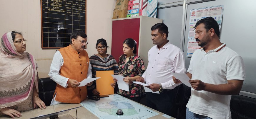 नगर पंचायत लालपुर में आयोजित कार्यक्रम में सरकार द्वारा नामित तीनों सभासदों ने ली शपथ