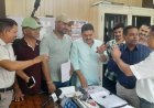 विद्युत कटौती व लो वोल्टेज की समस्या को लेकर कांग्रेस जनों ने किया अधिशासी अभियंता का घेराव