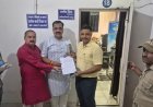 मतदाता सूची के विशेष गहन पुनरीक्षण अभियान के दौरान कथित अनियमितताओं और फर्जी आपत्तियां लगाए जाने के विरोध में गुरुवार को पूर्व विधायक एवं कांग्रेस नेता राजकुमार ठुकराल ने एसडीएम कार्यालय के समक्ष धरना दिया।