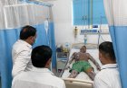 सिलेंडर फटने से झुलसे लोगों का महापौर ने जाना हाल
