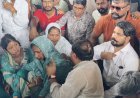महापौर के हस्तक्षेप के बाद नगर निगम में वाल्मीकि समाज का धरना समाप्त