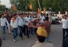 भाजपा कार्यकर्ताओं का सोनिया गांधी के खिलाफ प्रदर्शन:कांग्रेसी सामने आए तो नारेबाजी हुई, पुलिस ने बचाव कर संभाली स्थिति
