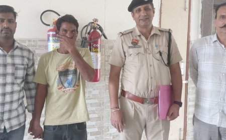 पंचकूला पुलिस ने अवैध हथियार तस्कर को पकड़ा:तीन देसी कट्टे- कारतूस बरामद, रेलवे स्टेशन के पास सप्लाई करने के लिए खड़ा था