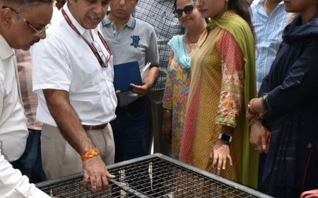 सदर बाजार में जलभराव रोकने के लिए MCD का एक्शन:मैनहोल पर ग्रिल और 24x7 निगरानी, कुतुब रोड-तेलीवाड़ा अखाड़ा क्षेत्र में सभी विभाग मिलकर करेंगे काम
