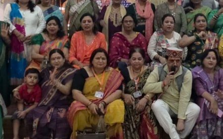 लखनऊ में सामूहिक सुंदरकांड पाठ:सावन माह में महिलाओं ने भक्ति और एकता का संदेश दिया