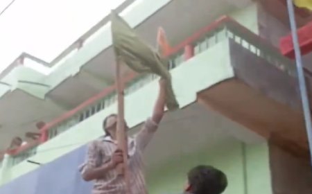 घरों से इस्लामिक झंडे खींच रहा नेपाल, क्या बोले मुसलमान?