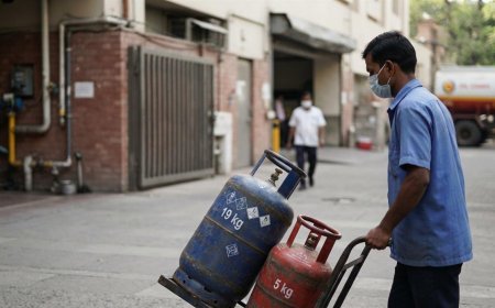 Commercial LPG कीमत में गिरावट, ATF हुआ महंगा
