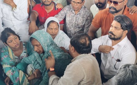 महापौर के हस्तक्षेप के बाद नगर निगम में वाल्मीकि समाज का धरना समाप्त
