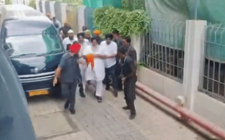 पंजाब के पूर्व डिप्टी-CM सुखबीर बादल पर गुरुद्वारे में हमला:नांदेड़ में निहंग ने कृपाण मारी; मोदी ने हाल पूछा, 2024 में भी गोल्डन टेंपल में हो चुकी फायरिंग