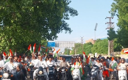 जोधपुर में भाजपा ने निकाली 16-किमी लंबी तिरंगा वाहन रैली:प्रदेश महामंत्री बोले- तिरंगा राष्ट्र की एकता का प्रतीक; सैकड़ों कार्यकर्ताओं ने लगाए देशभक्ति के नारे