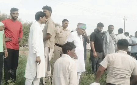 महेंद्रगढ़ सड़क हादसे में 3 युवक घायल:विधायक ओमप्रकाश यादव ने काफिला रुकवाकर अस्पताल पहुंचाया, गाड़ी ने बाइक में मारी टक्कर